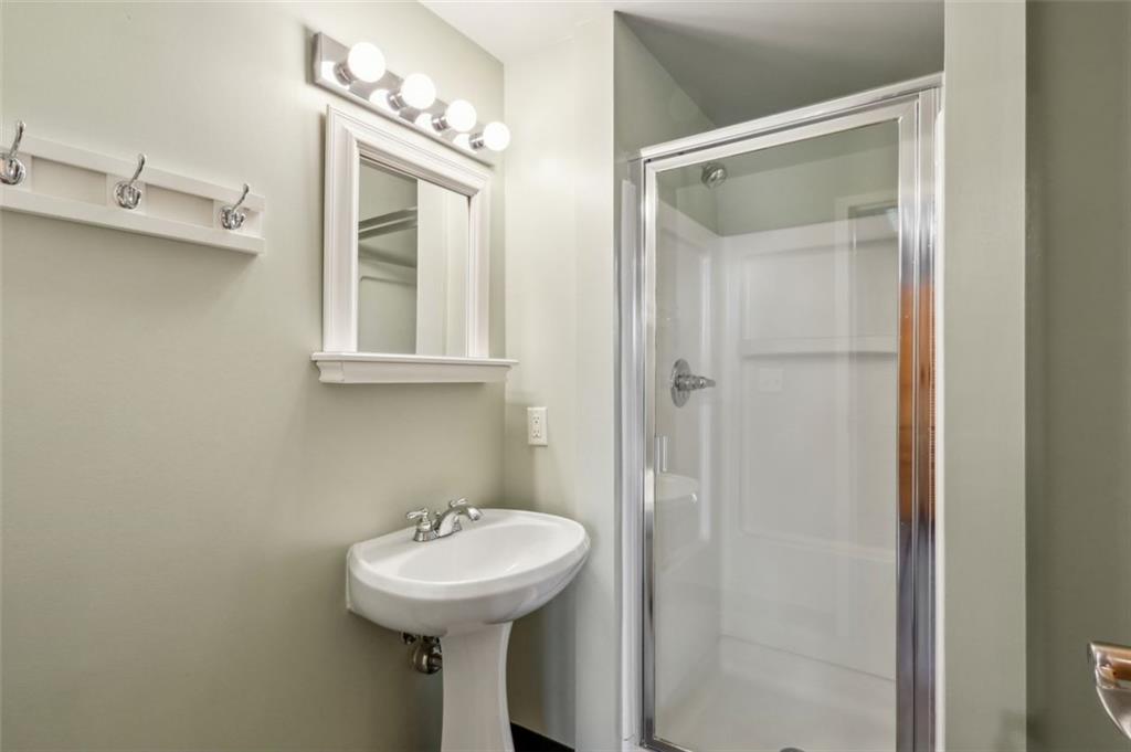 5200 PEACHTREE Road Unit 3324
