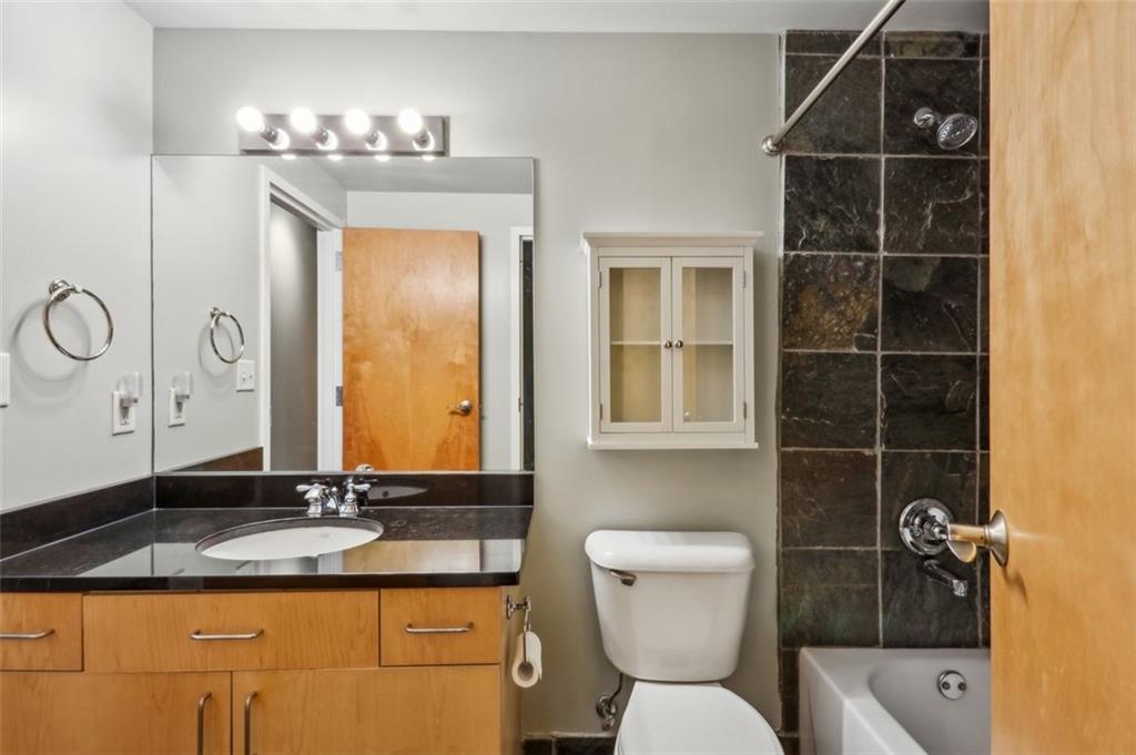 5200 PEACHTREE Road Unit 3324