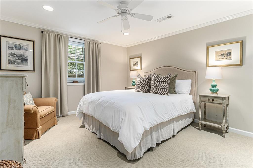 825 Loridans Circle NE