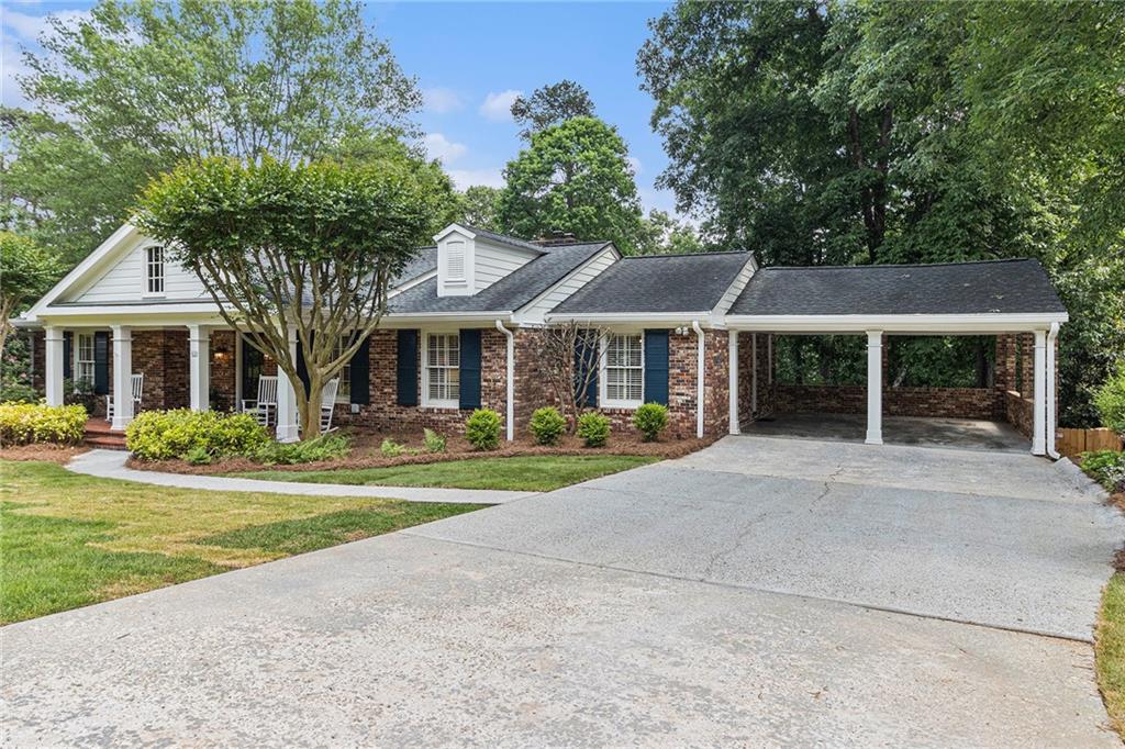 825 Loridans Circle NE