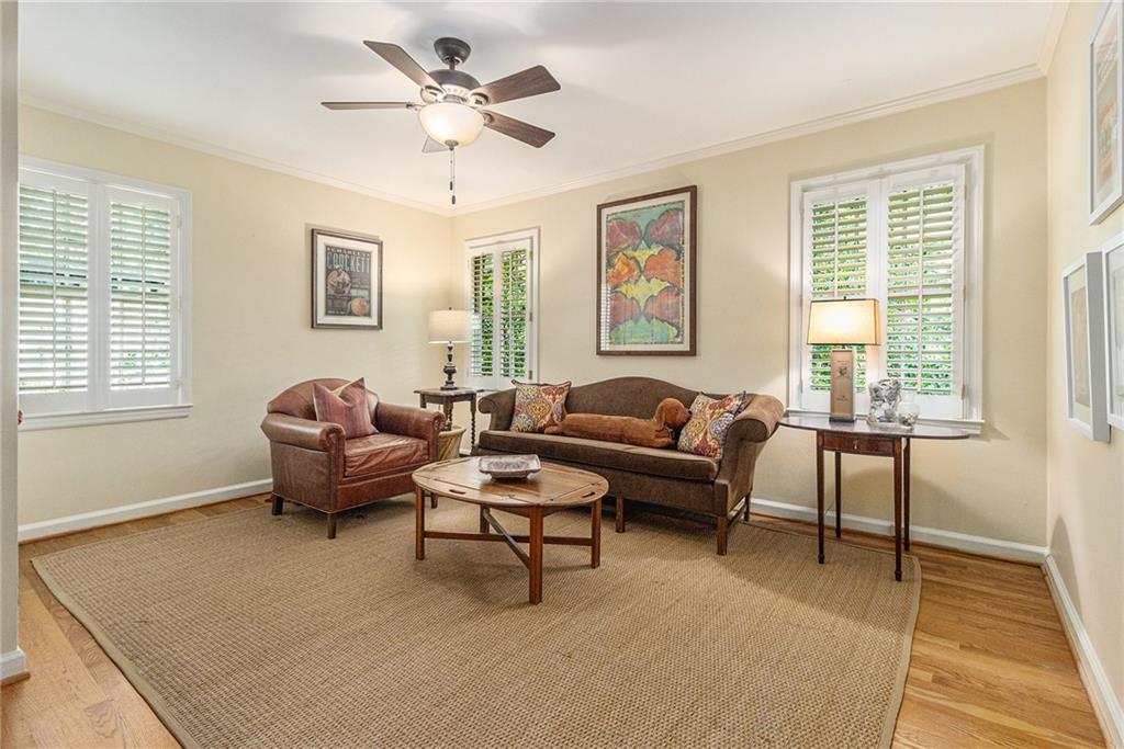 825 Loridans Circle NE