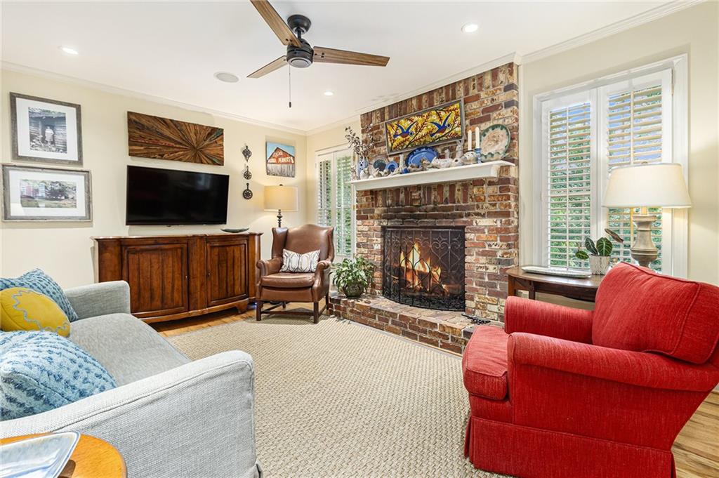 825 Loridans Circle NE