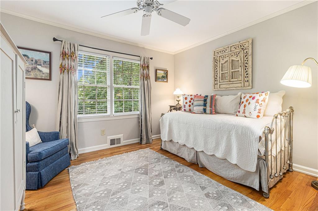825 Loridans Circle NE