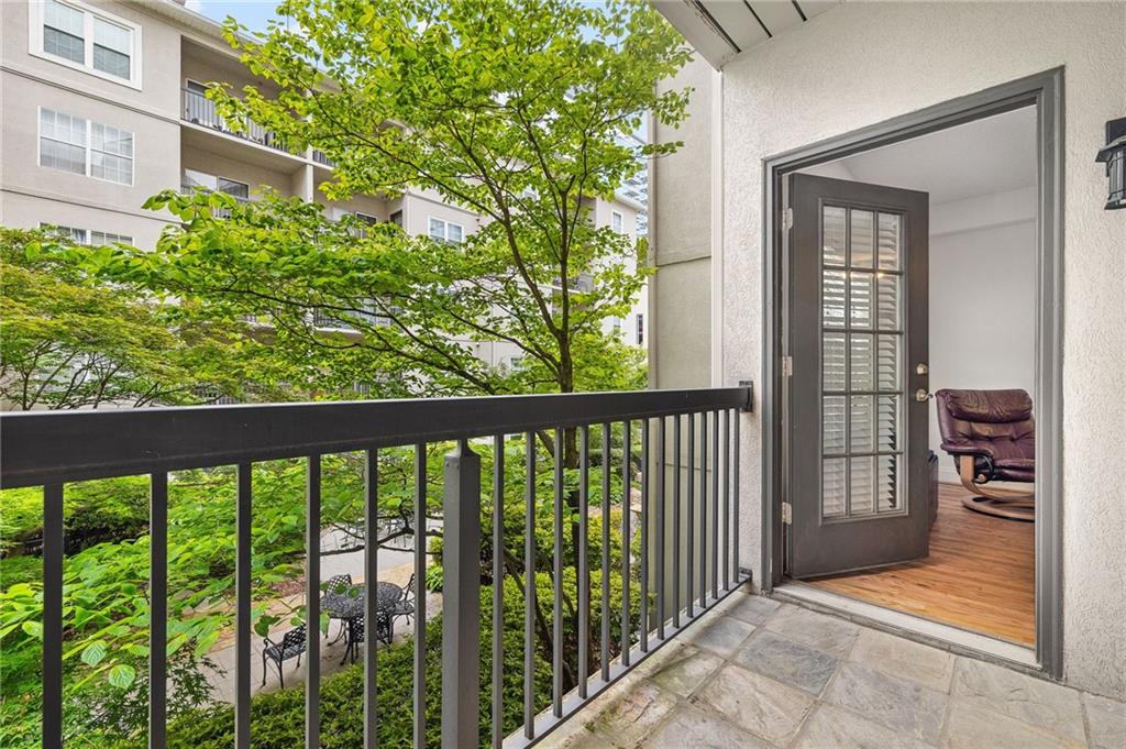 1075 Peachtree Walk NE Unit A204