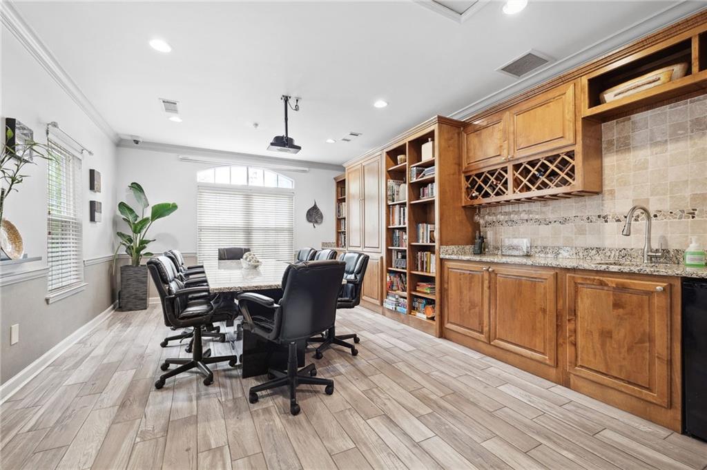 1075 Peachtree Walk NE Unit A204