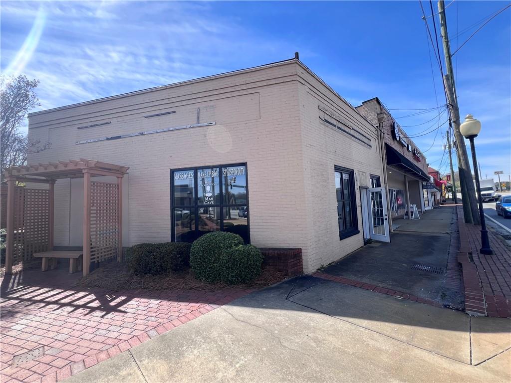 5846 Love Street