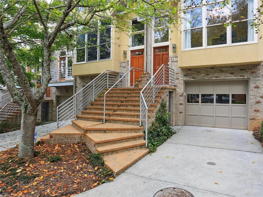 1323 Peachtree View NE