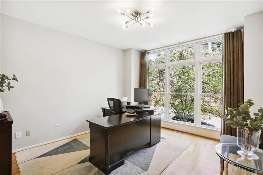 1323 Peachtree View NE