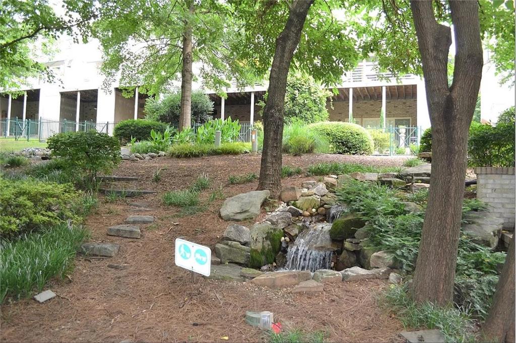1323 Peachtree View NE