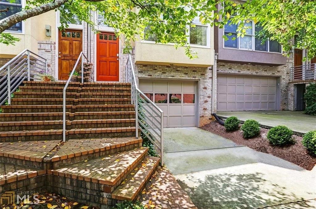 1323 Peachtree View NE