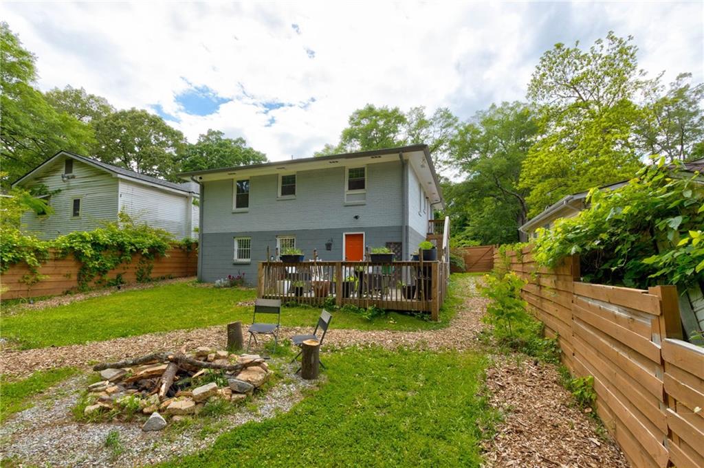 569 Woods Drive NW