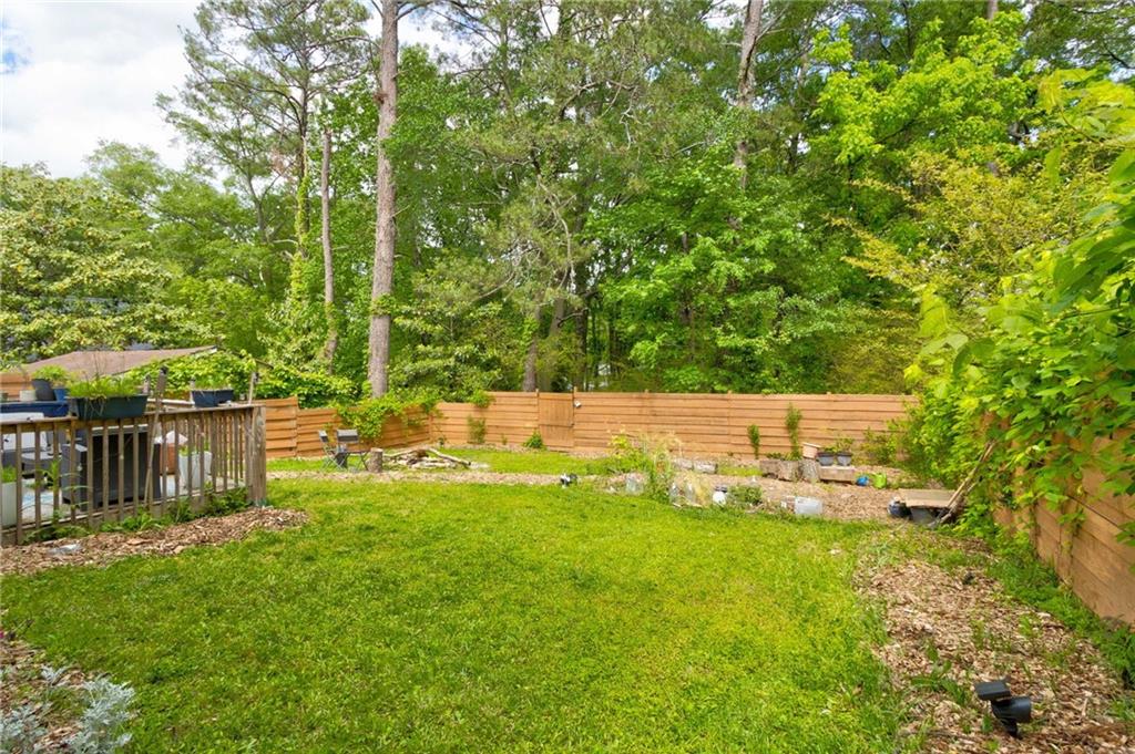 569 Woods Drive NW
