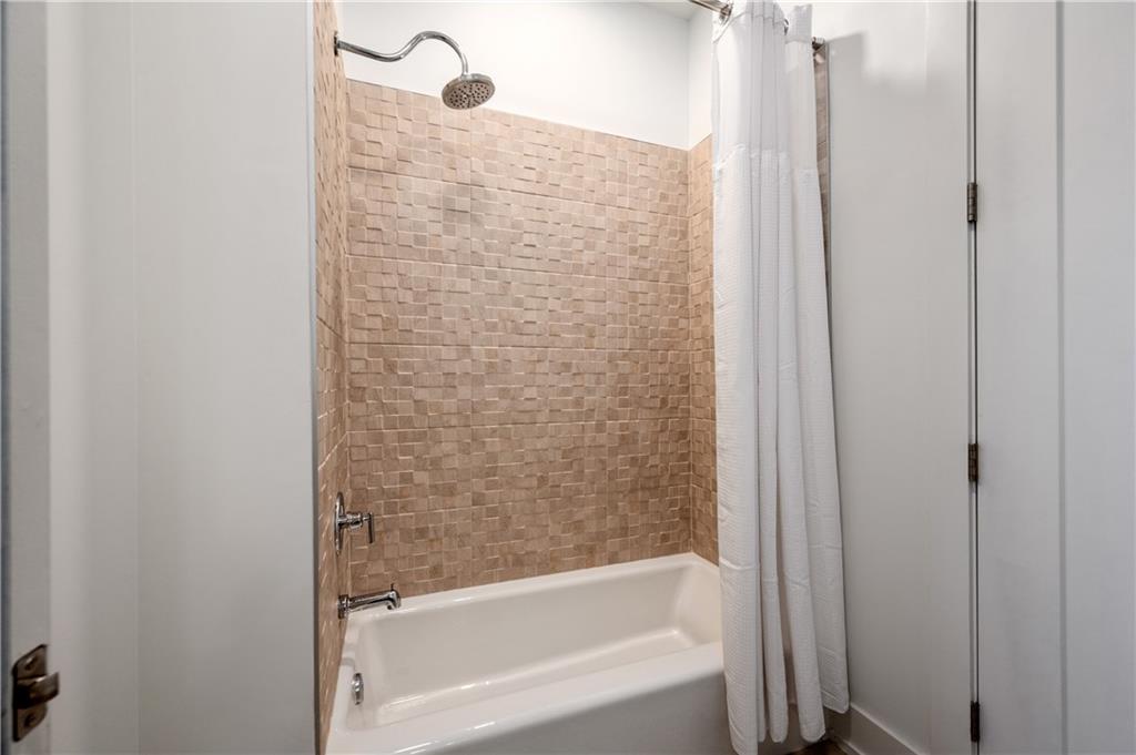 775 Juniper Street NE Unit 605
