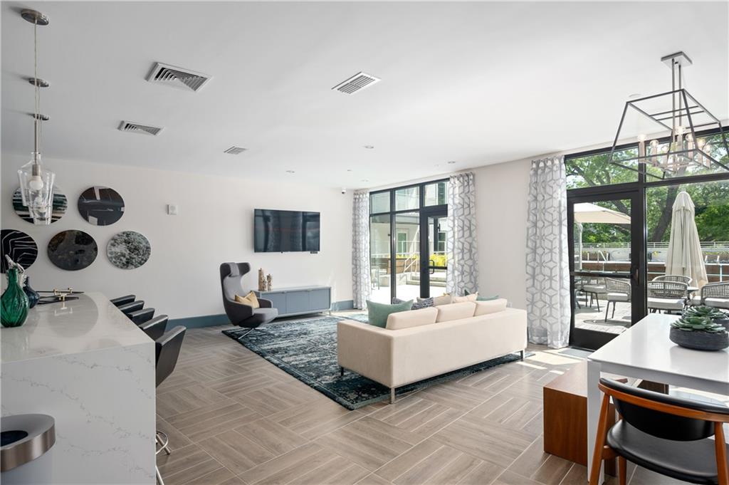 775 Juniper Street NE Unit 605