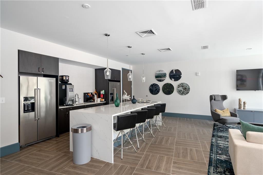 775 Juniper Street NE Unit 605