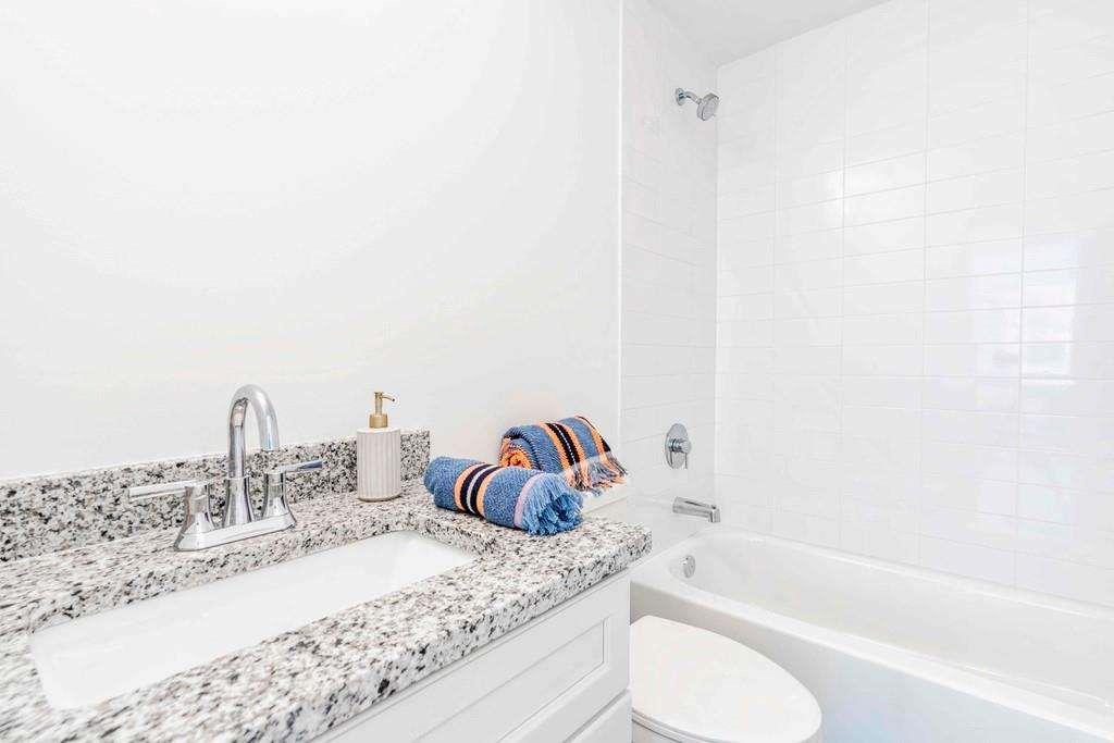 1015 Greenwood Avenue Unit 1