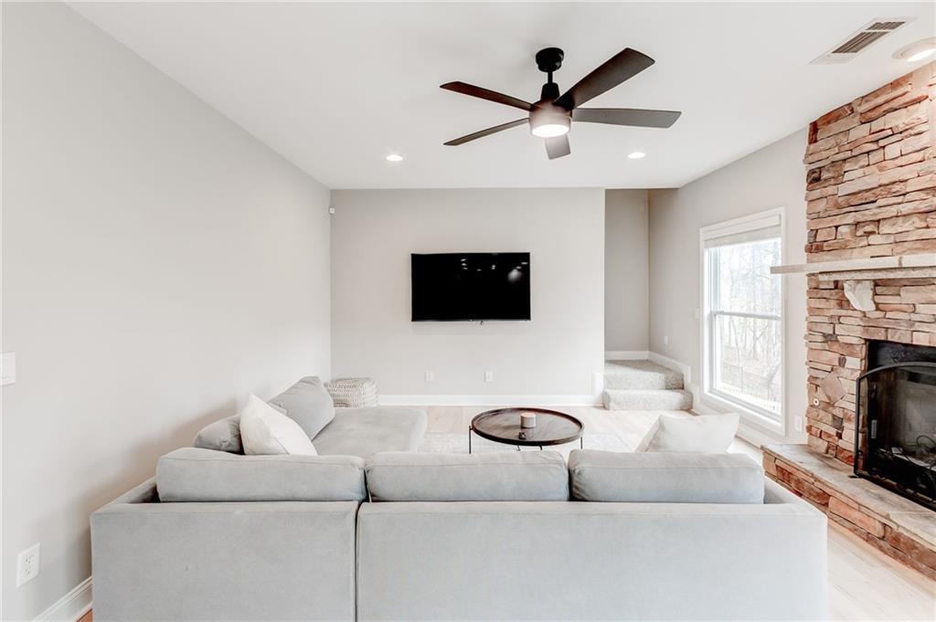4418 Shellie Lane