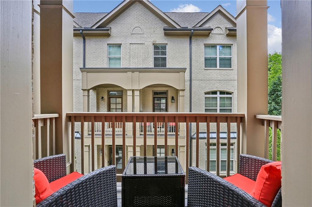 600 Luckett Court