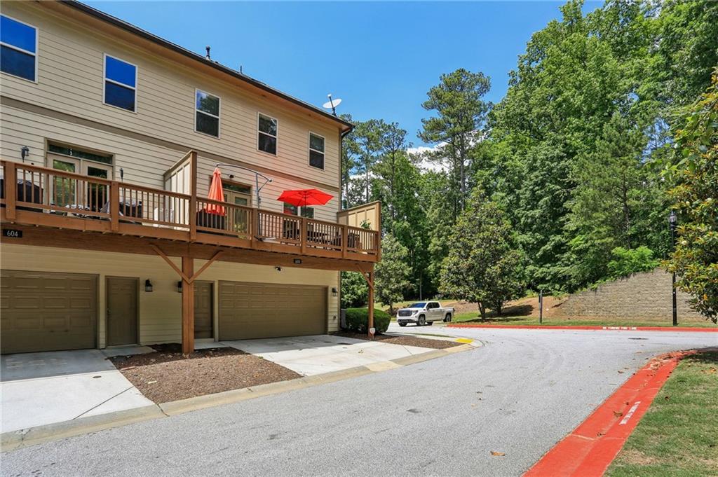 600 Luckett Court