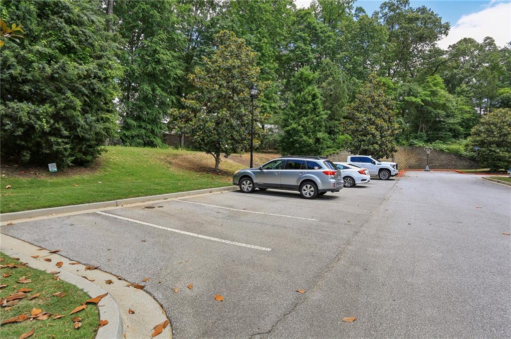 600 Luckett Court