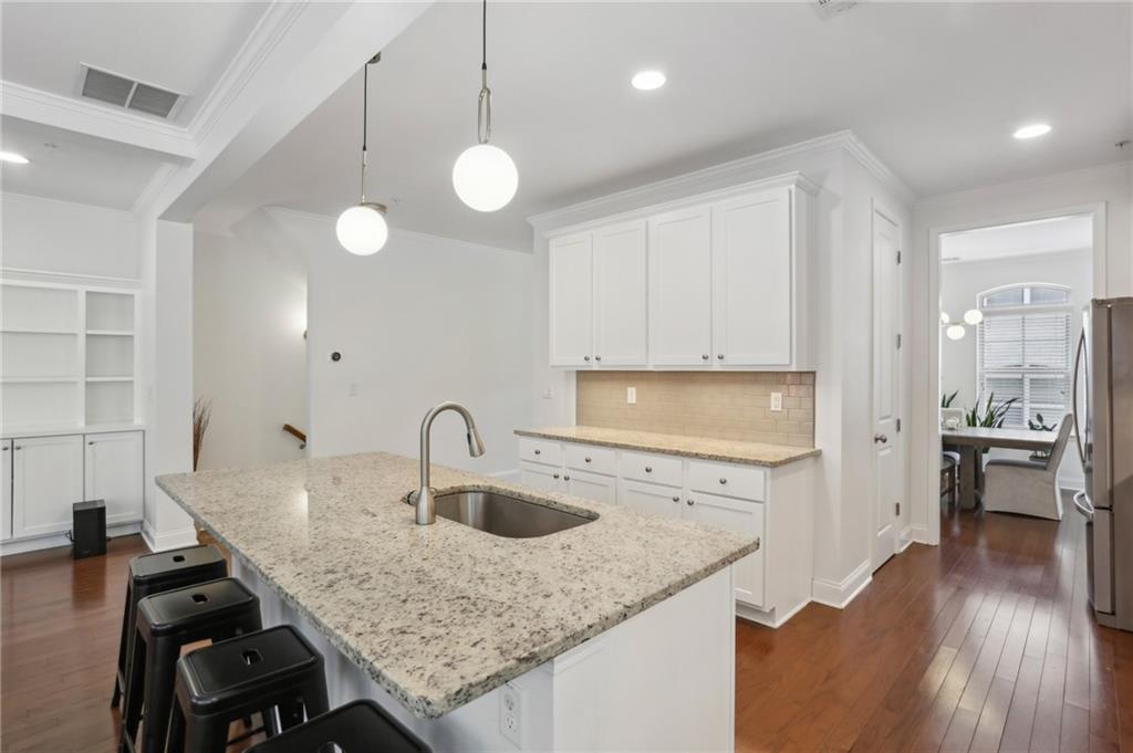600 Luckett Court