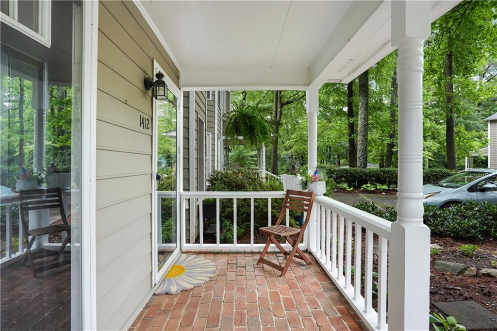 1412 Oakridge Circle