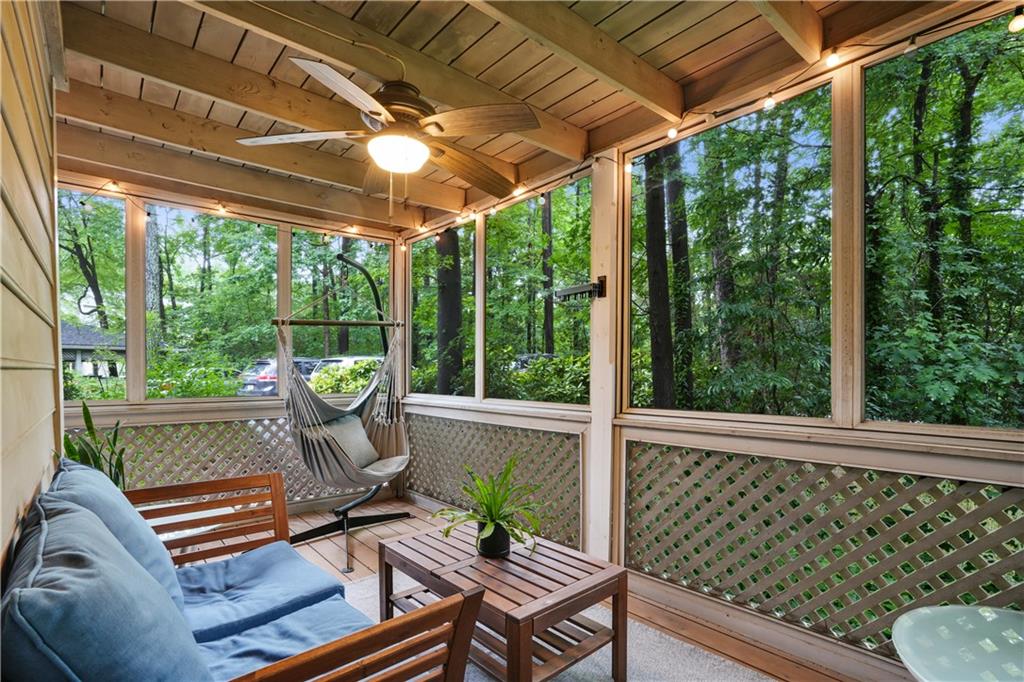 1412 Oakridge Circle