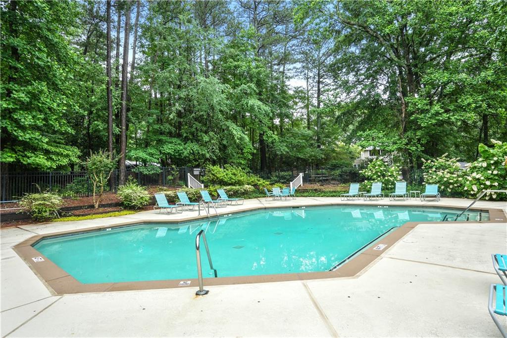 1412 Oakridge Circle