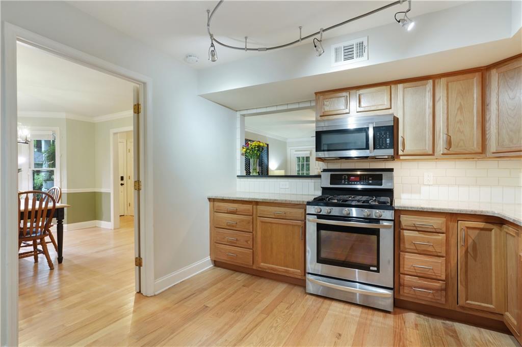 1412 Oakridge Circle
