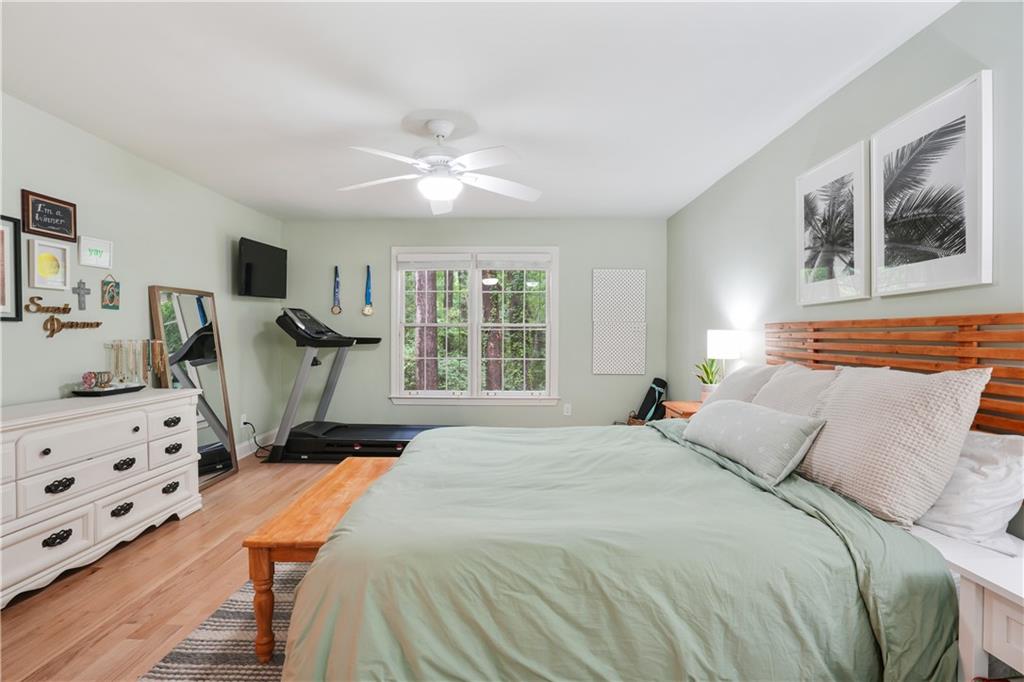 1412 Oakridge Circle