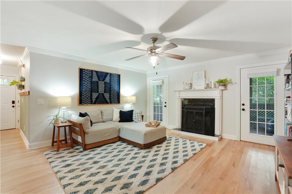 1412 Oakridge Circle