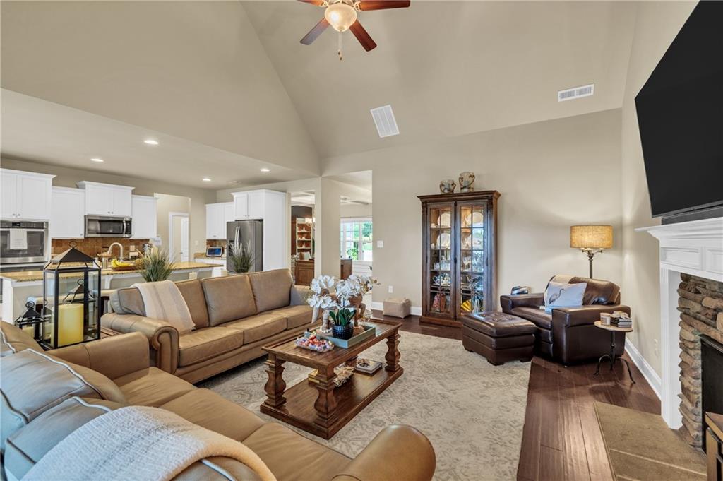 451 Delaware Way