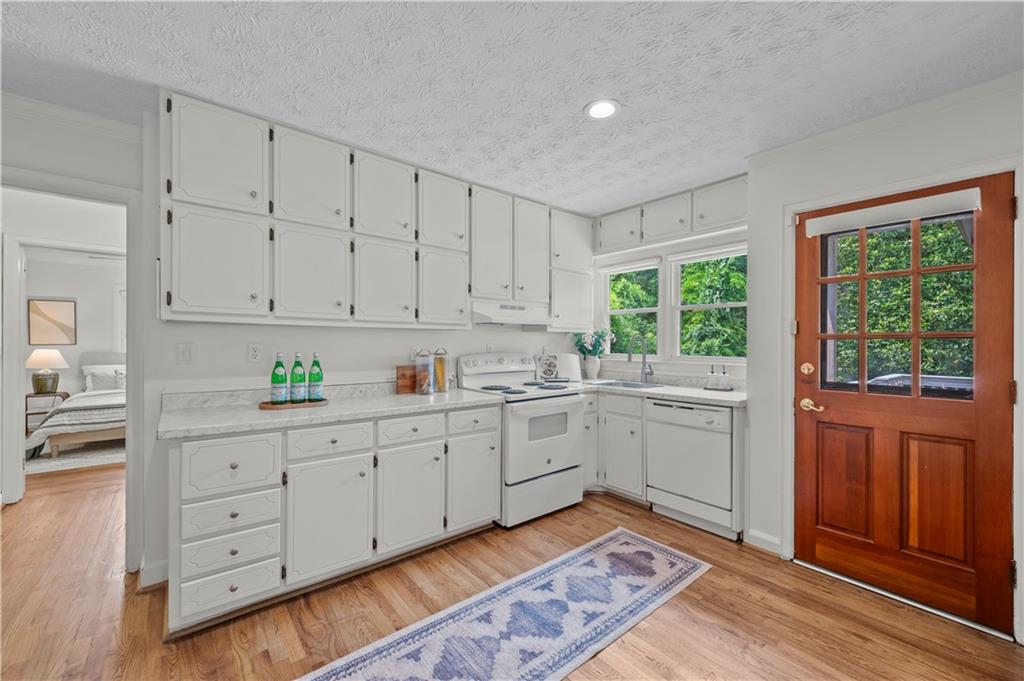 3449 Parkview Drive