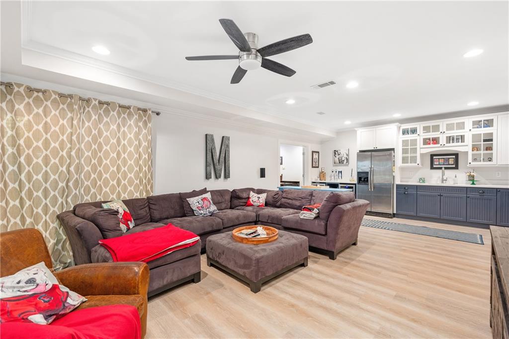 8643 Ellard Drive