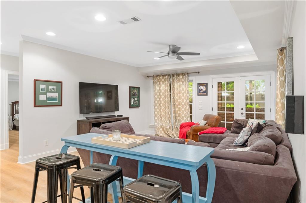 8643 Ellard Drive