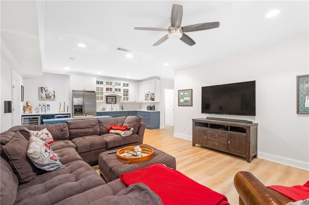 8643 Ellard Drive