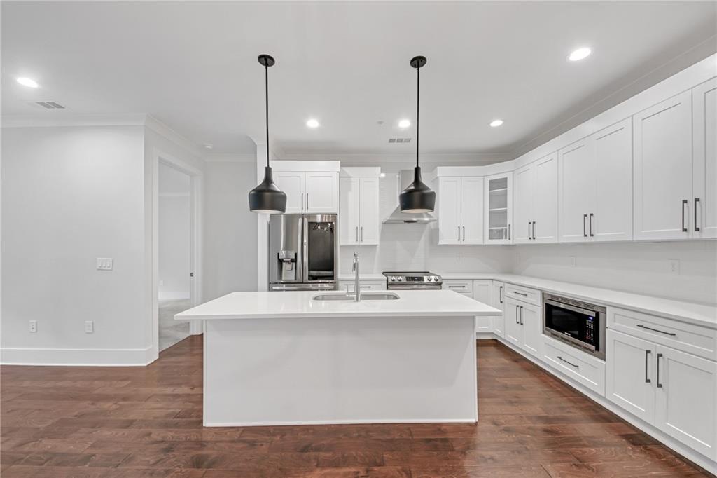 6890 Peachtree Dunwoody Road Unit 104