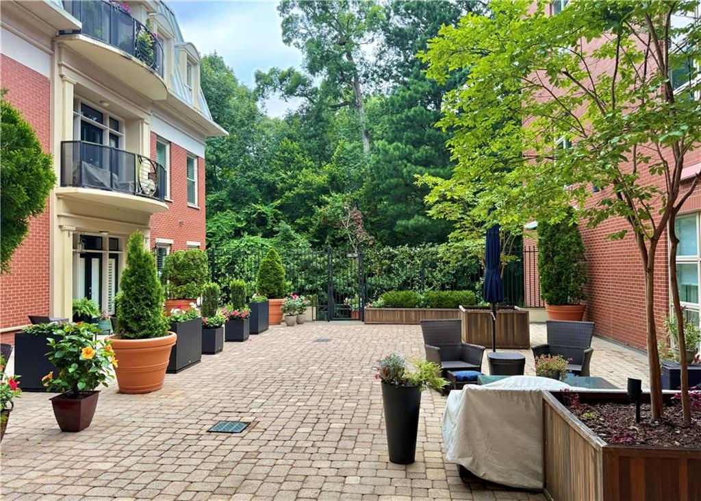 560 Dutch Valley Road Unit 2412