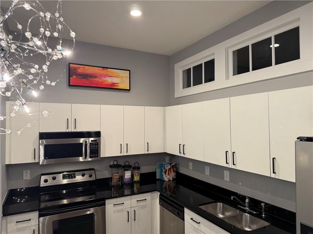 560 Dutch Valley Road Unit 2412
