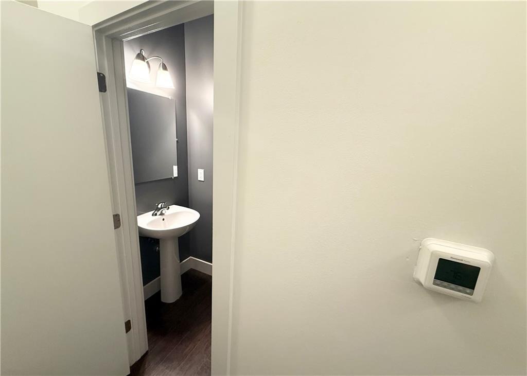 560 Dutch Valley Road Unit 2412