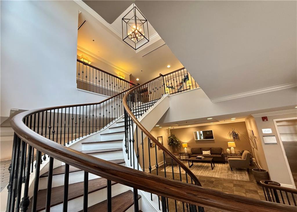 560 Dutch Valley Road Unit 2412