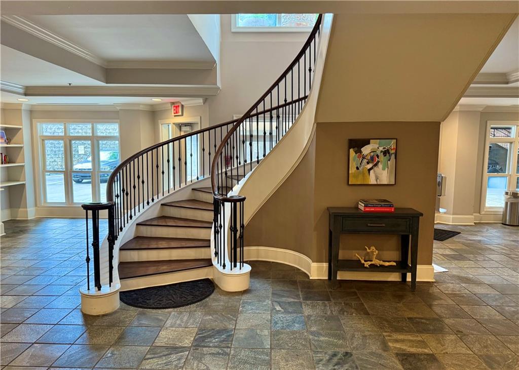 560 Dutch Valley Road Unit 2412