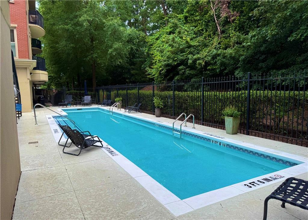 560 Dutch Valley Road Unit 2412