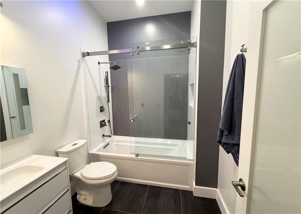 560 Dutch Valley Road Unit 2412