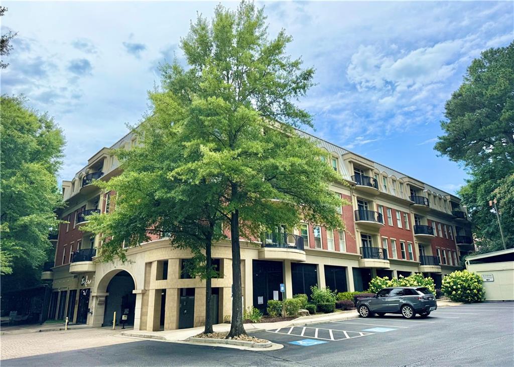 560 Dutch Valley Road Unit 2412