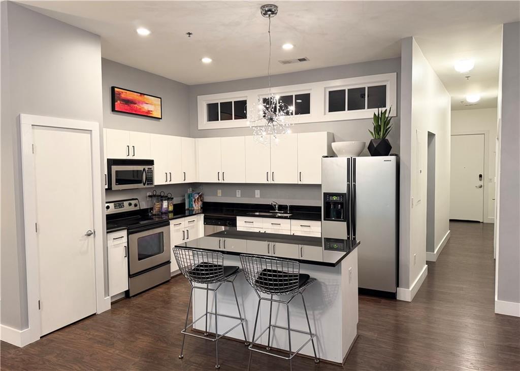 560 Dutch Valley Road Unit 2412