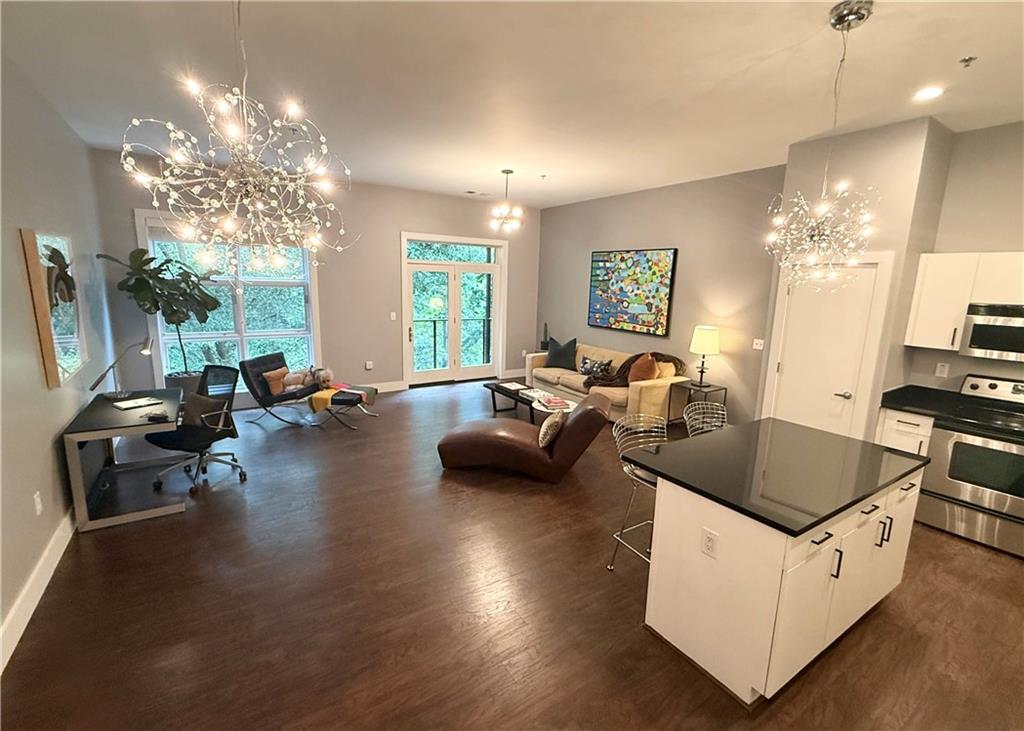 560 Dutch Valley Road Unit 2412