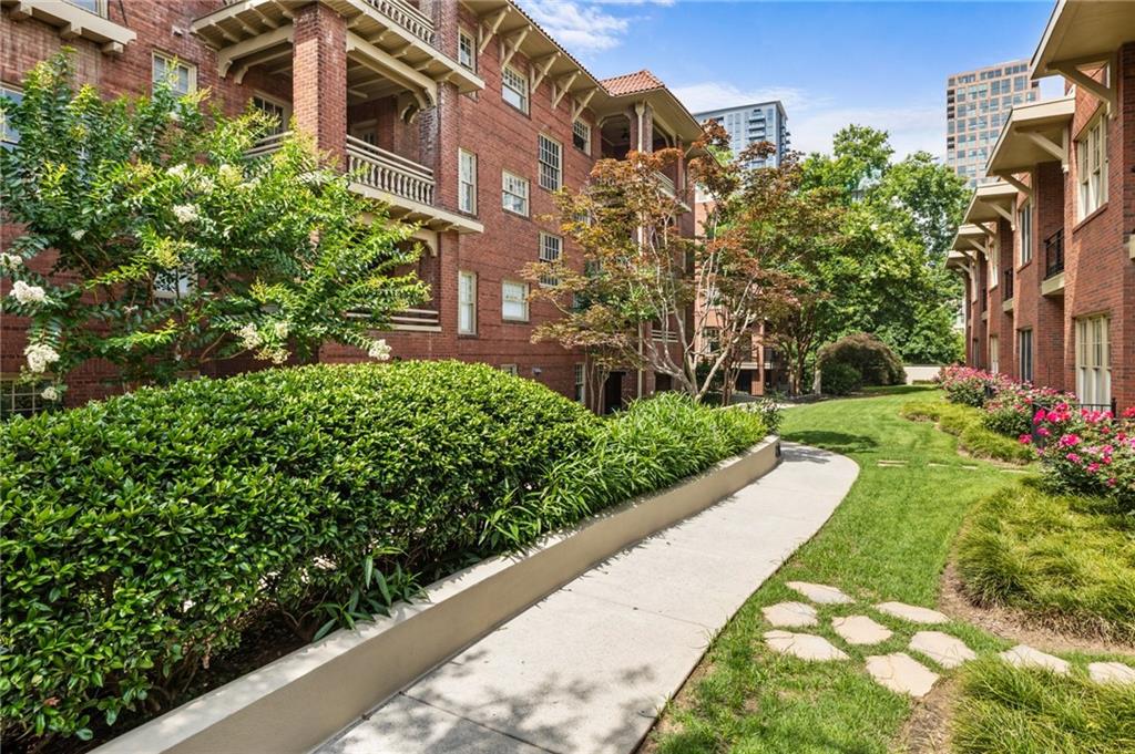 273 12th Street NE Unit 111
