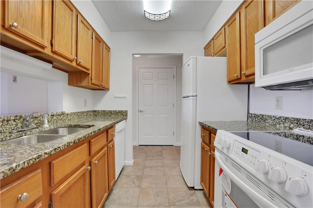 300 Johnson Ferry Road NE Unit B1002