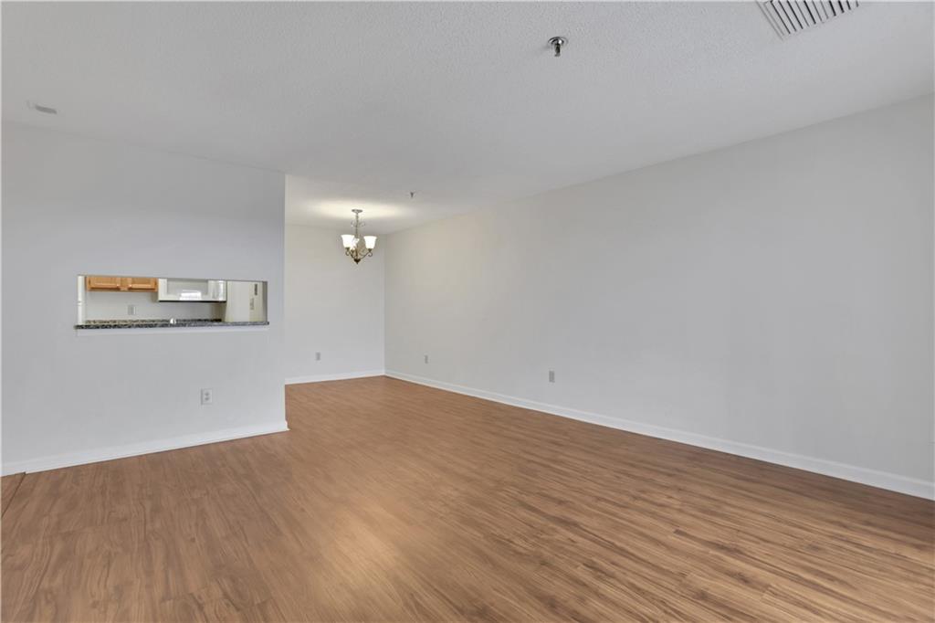 300 Johnson Ferry Road NE Unit B1002